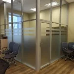 Матовая белая пленка с нарезанными полосами