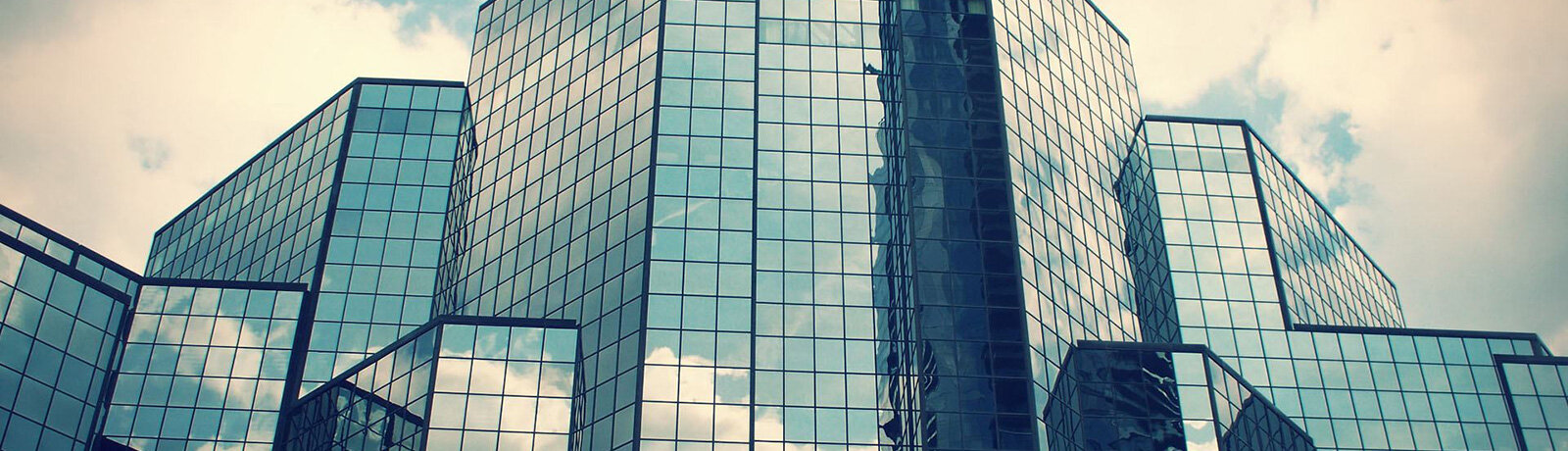 Solar Glass — установка профессиональных пленок на окна